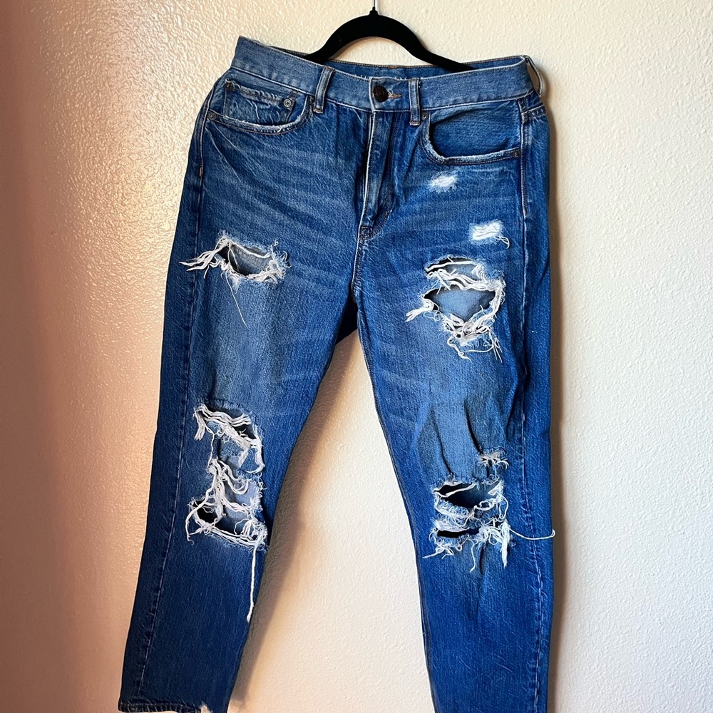 American Eagle distressed jeans